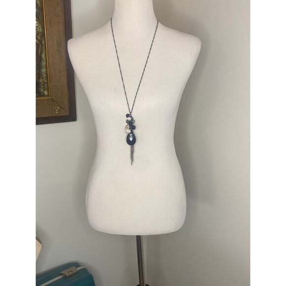 Elegant Long Black & Pearl Cluster Pendant Necklace - Picture 5 of 9